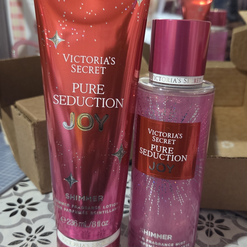 Victoria's Secret Pure Seduction Joy Shimmer Set - Red and Pink